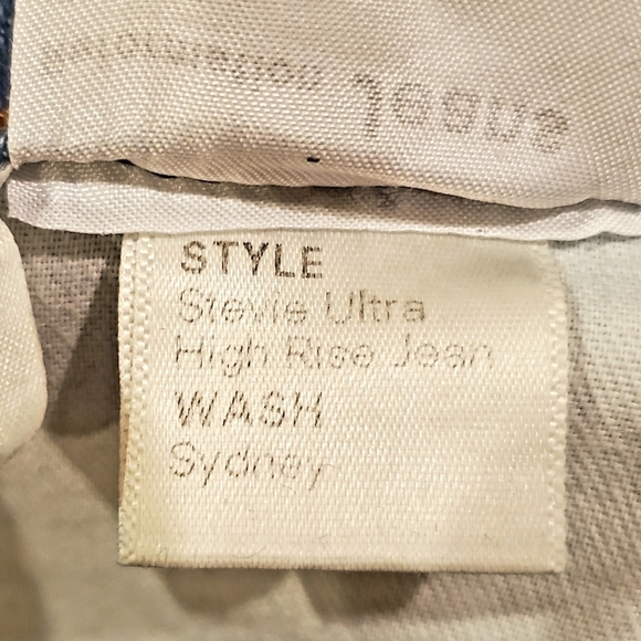 Reformation Stevie Ultra High Rise Jeans in Sydney Wash - Picture 12 of 12